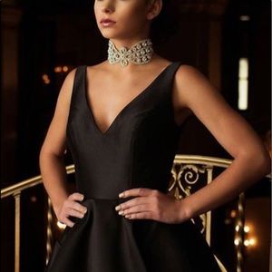 Silver rhinestone necklace